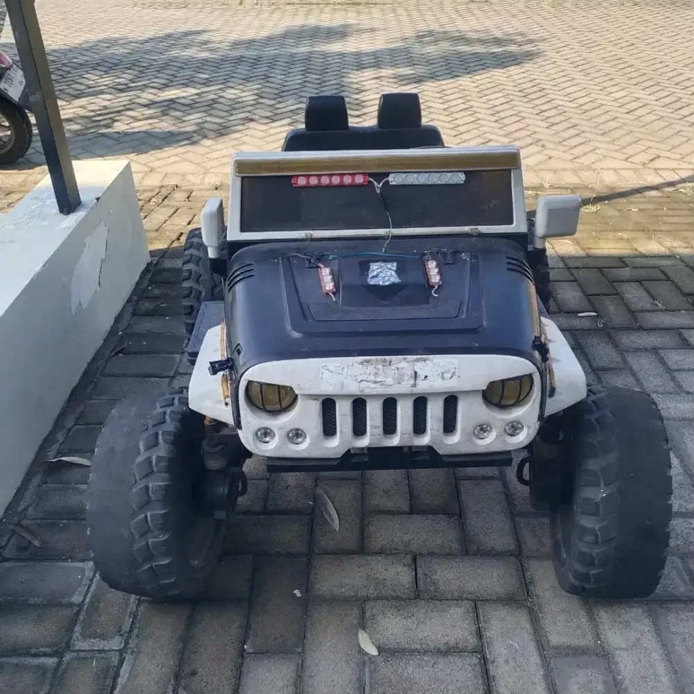 Mobil aki jumbo ban karet