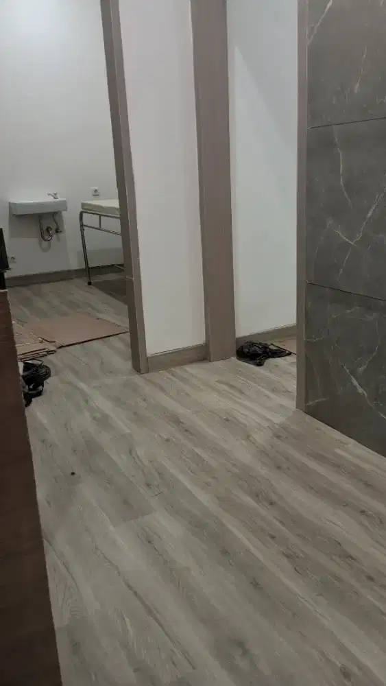 Terima jasa pasang Vinly / SPC profesional : ubah ruangan