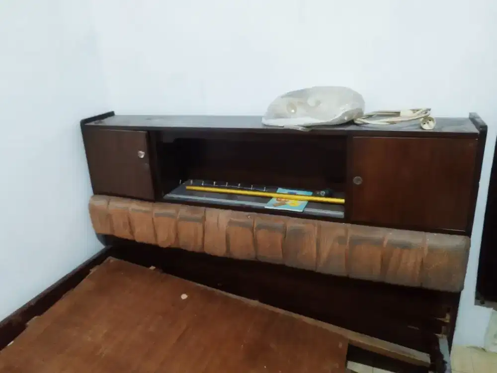 Di jual divan kayu jatih