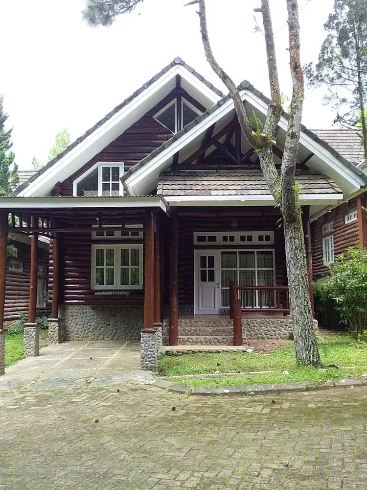 DIJUAL VILLA KOTA BUNGA CIPANAS PUNCAK (COUNTRY STYLE)