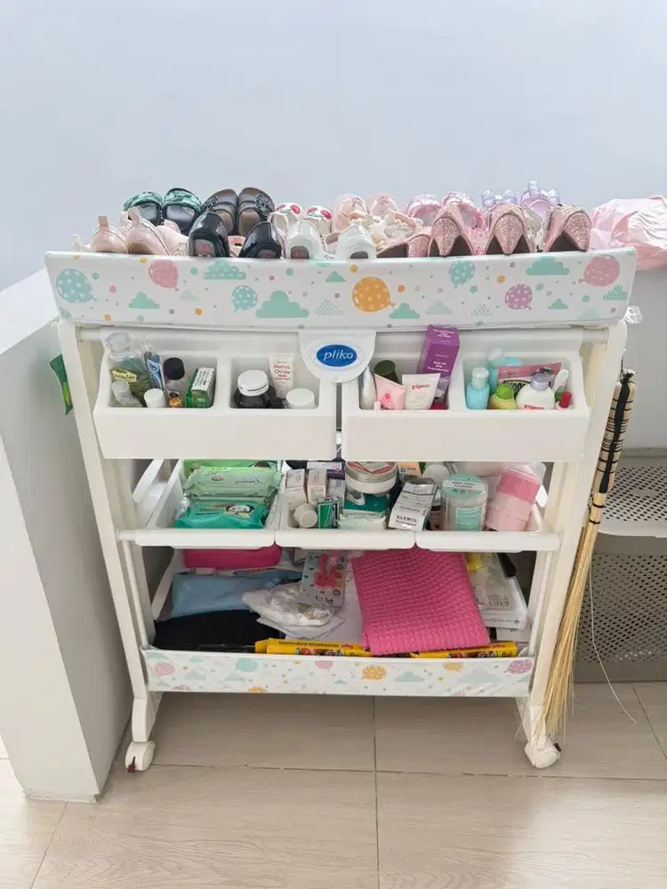 Dijual Pampers changing place / rak bayi / tempat ganti pampers baby