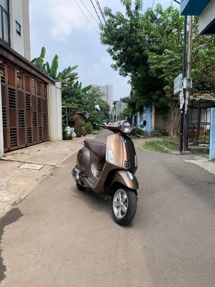 DIJUAL VESPA PRIMAVERA 3VIE TAHUN 2014