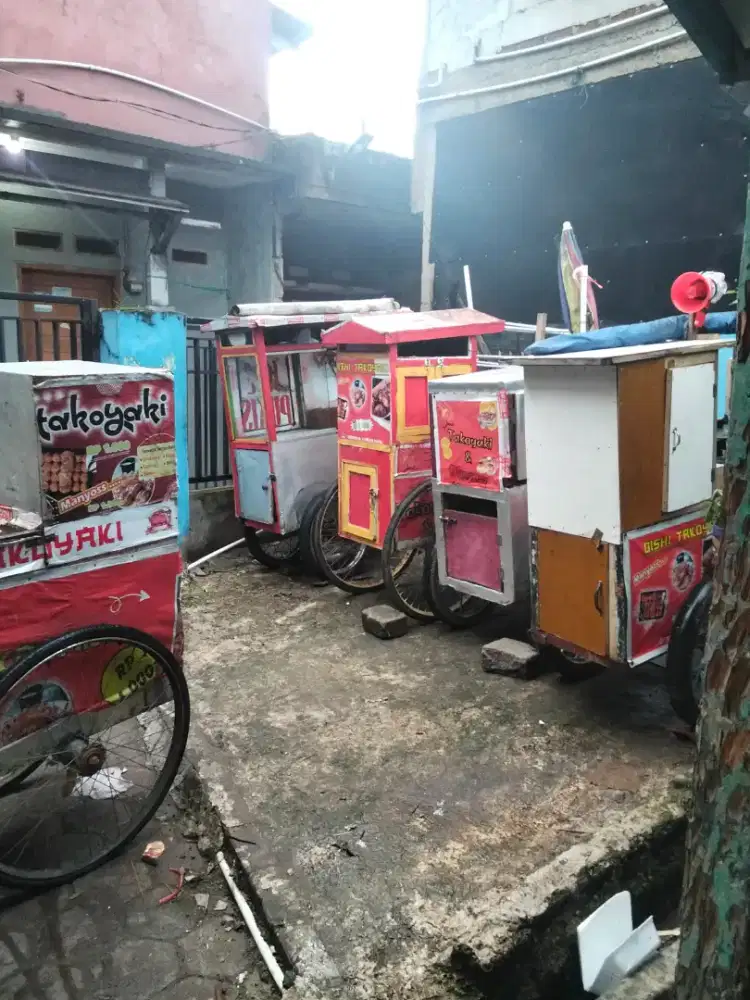 Jualan takoyaki ,oishii