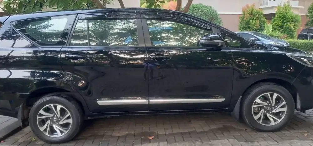 Innova Reborn Diesel 2.4 V 2021 LUX