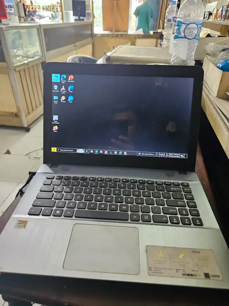 LEPTOP ASUZ Dijual