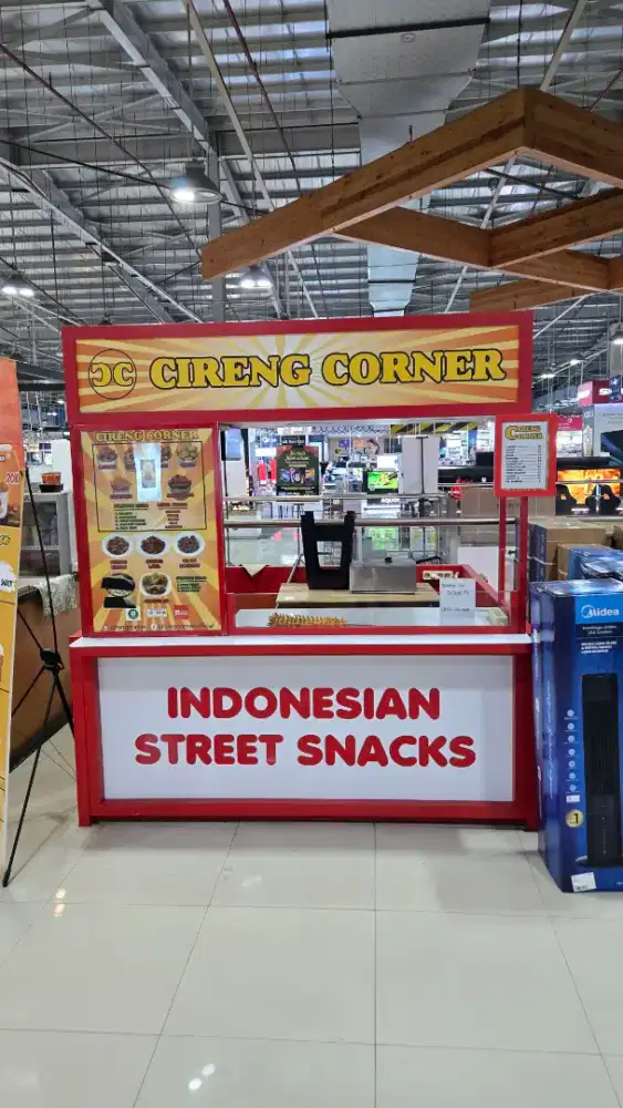 Booth makanan dijual