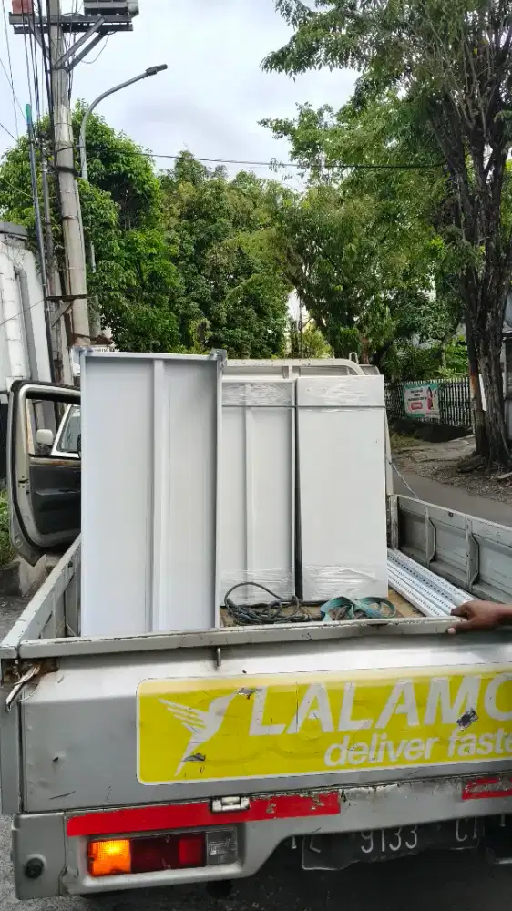 Rak besi siku lubang ramping