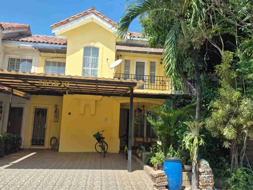 Disewakan rumah 2 lantai Full furnish