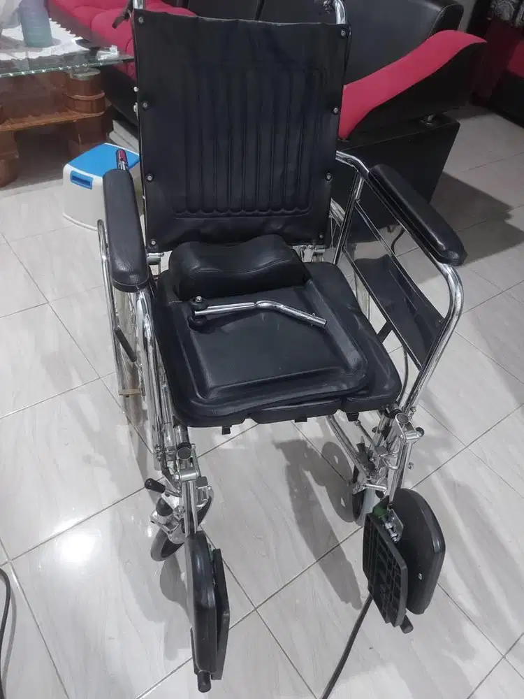 Kursi roda merk serenity