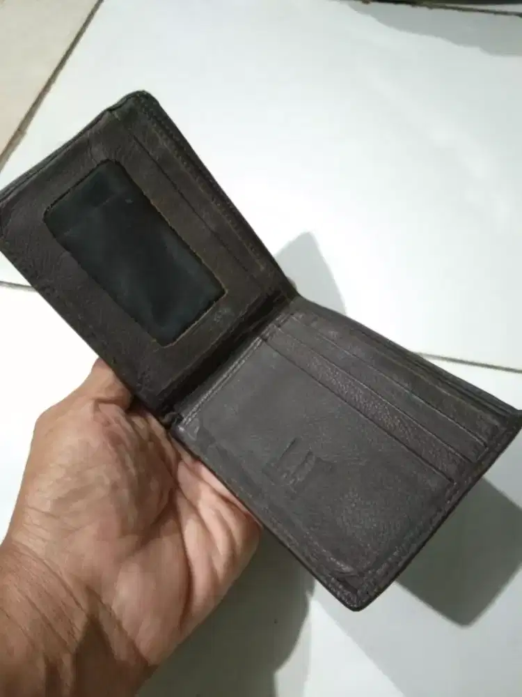 Dompet kulit Dunhill