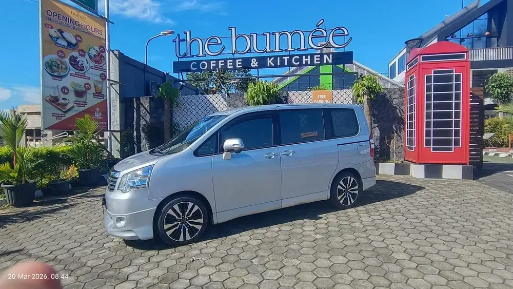 Toyota Nav1 2013 Bensin