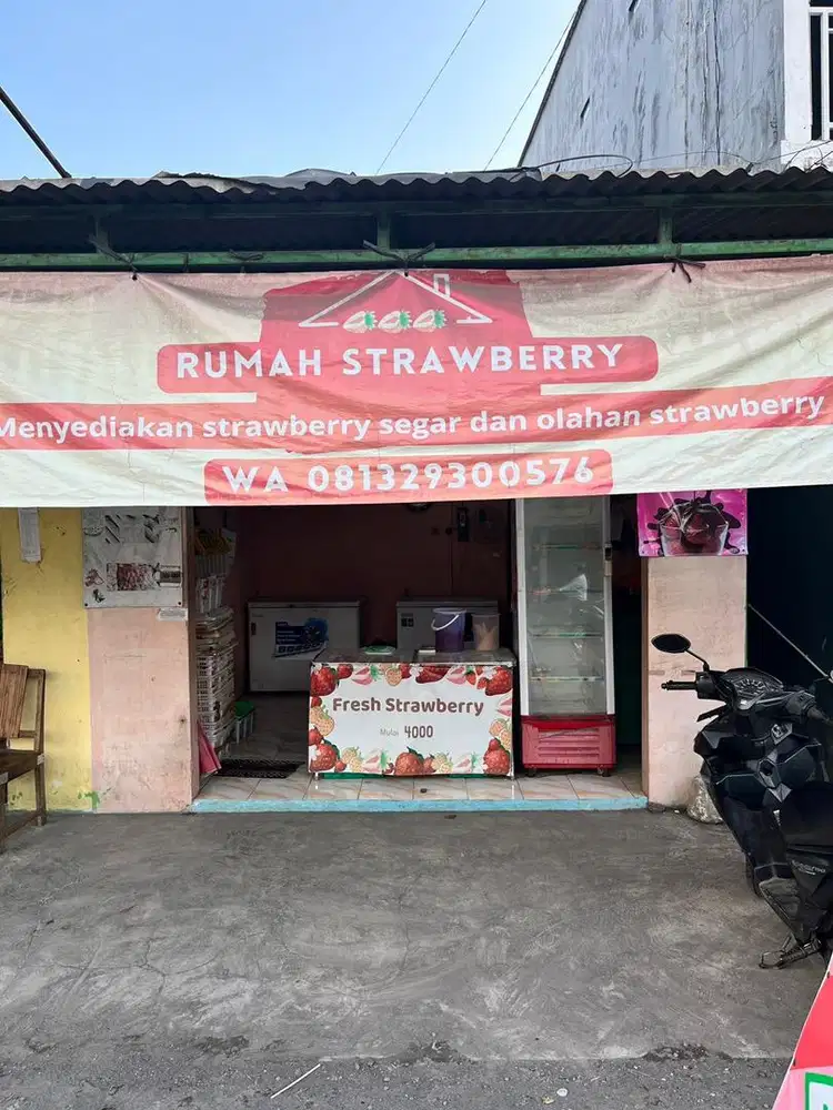 Di csri karyawan untuk jaga toko rumah strawbery jawon