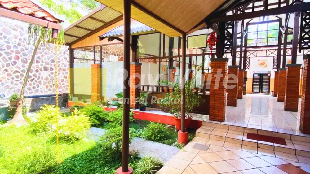 Ruang Usaha Eks Resto di Mainroad Setiabudi Kota Bandung