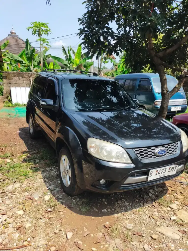 Dijual Ford escape xlt (bekas terawat)