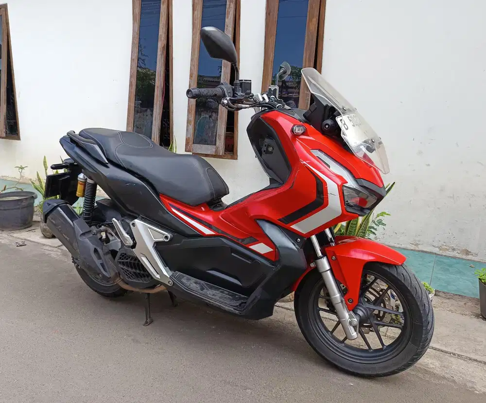 Honda Adv abs 2019 merah lengkap bagus