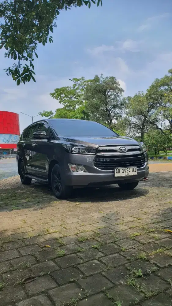 Innova Reborn Diesel V LUXURY AT 2018