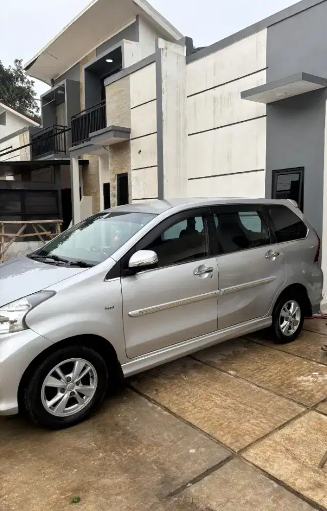 Toyota Avanza Veloz 1.5 matic 2014