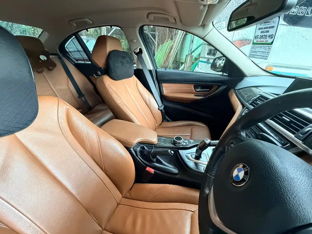 BMW 320i 2015 Bensin