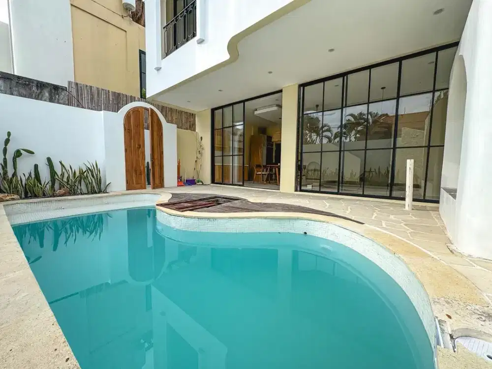 2 UNIT VILLA SEMI MEDITERRANEAN 2 LANTAI DI BABAKAN CANGGU