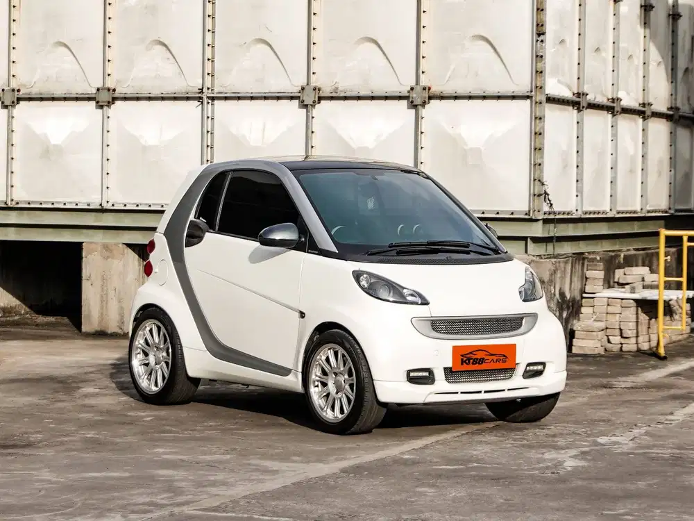 Smart Fortwo 2010 pemakaian 2012 putih matic