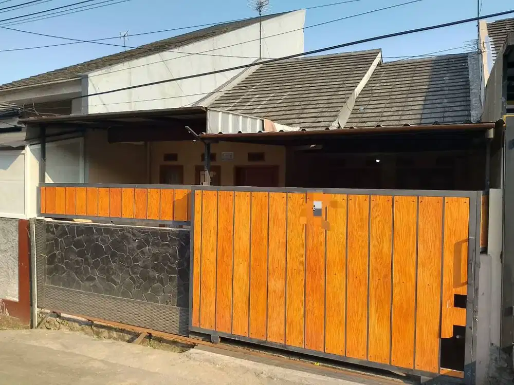 Dijual Rumah dalam Komplek lingkungan Sejuk di Ujung Berung