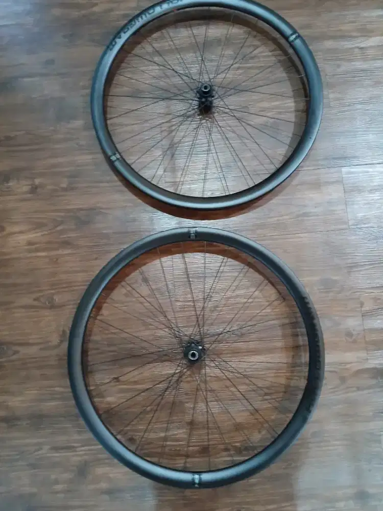 whelset carbon hollowgram 35mm