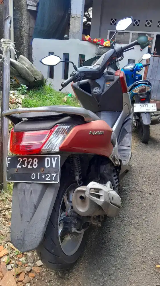 Motor Nmax 2017 warna merah