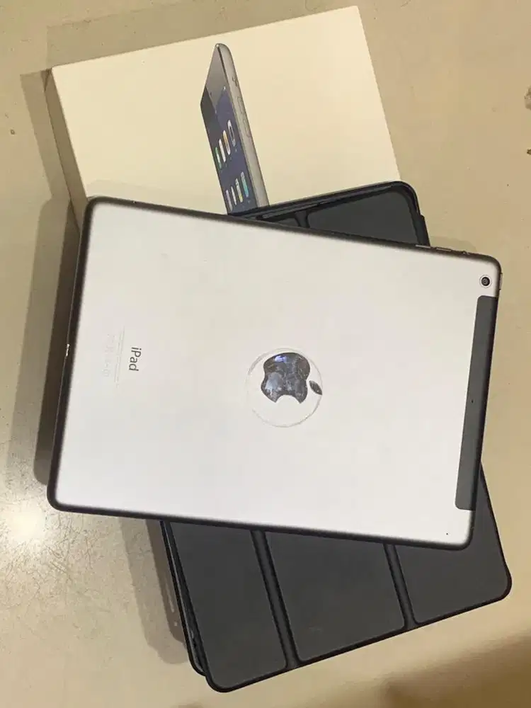 Second Like New iPad Air 1  Inter 16 GB