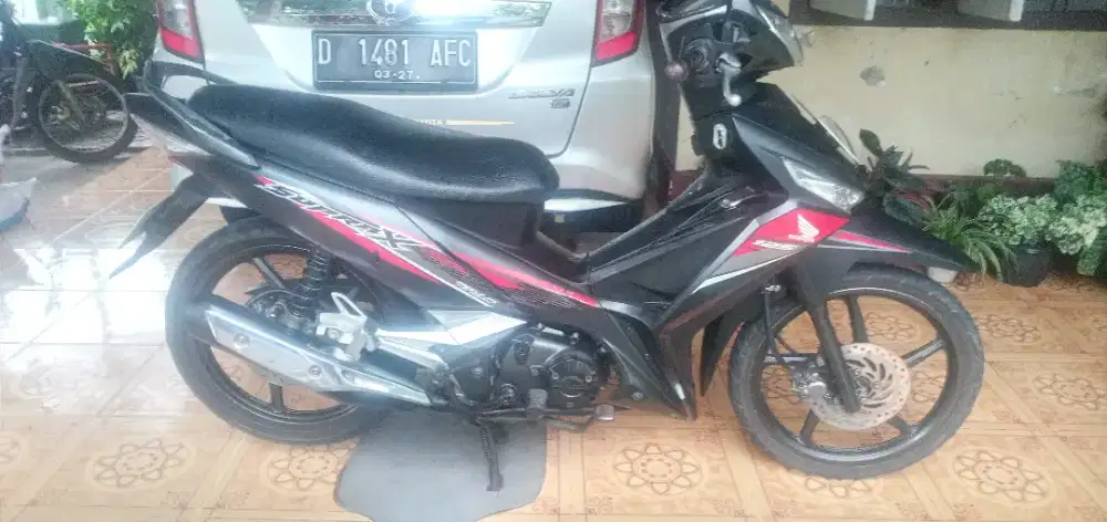Dijual supra x 125 injeksi.