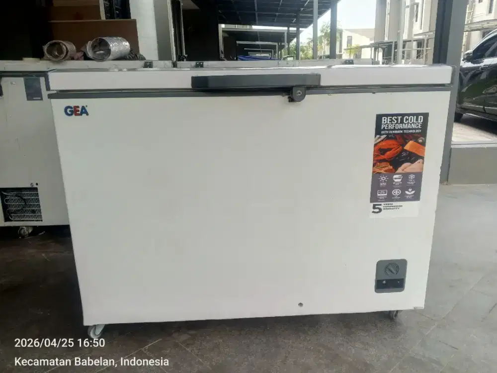 Freezer box second bekas 300 l Liter gea