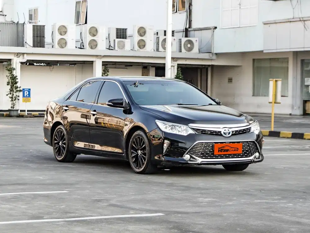 Toyota Camry V  Hybrid 2.5 facelift 2015 hitam matic