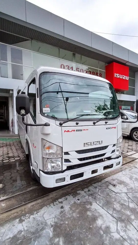 ISUZU NMR L CDD LONG BOX