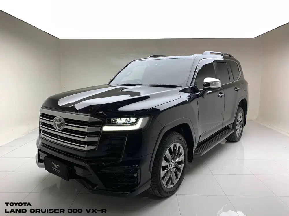 TOYOTA LAND CRUISER 300 VX-R 2026 BLACK ON BLACK