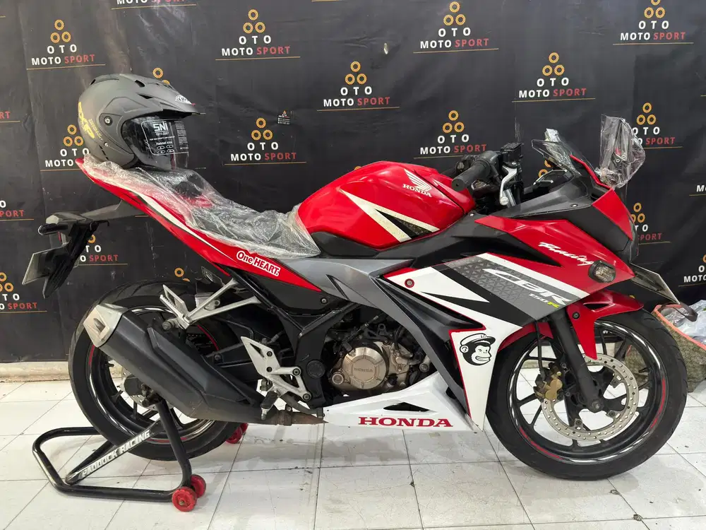 siap mejeng HONDA cbr 150r 2018