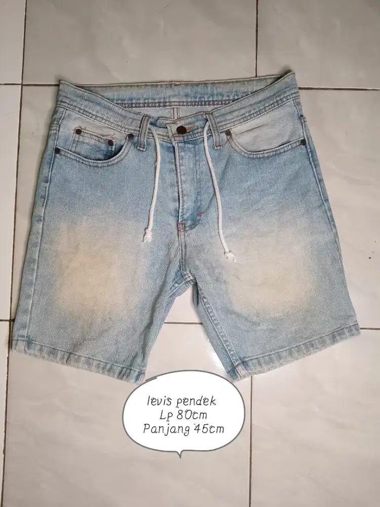 Levis pendek pria