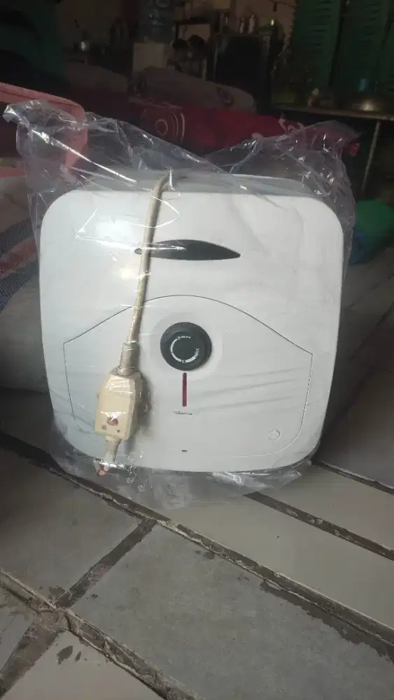 WATER HEATER ARISTON AN 15 R 350 ID KONDISI GEMBLING