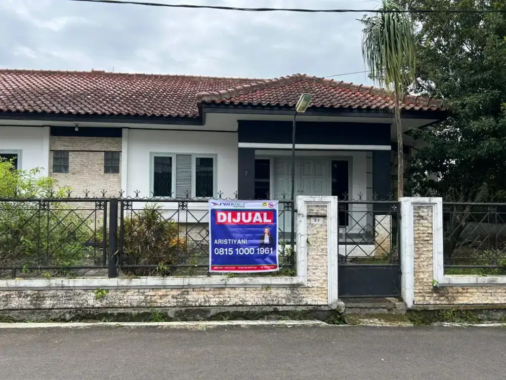 Rumah Asri 1,5 Lantai Siap Huni Bangunan Kokoh Dalam Kompleks Tenang Lokasi Strategis di Cikutra Bandung
