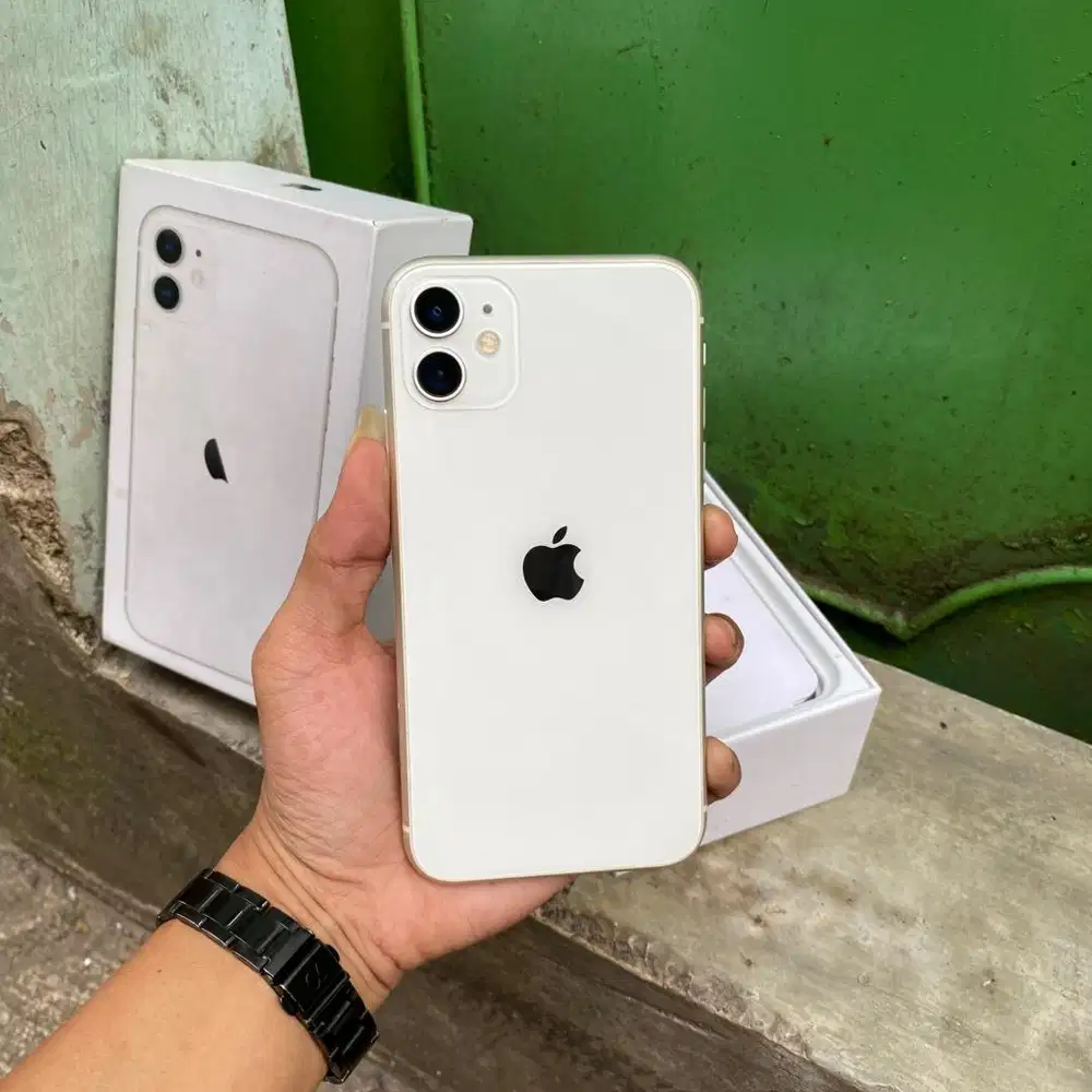 iPhone 11 64GB Lengkap Garansi resmi ibox