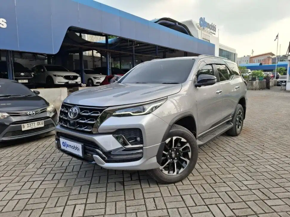 LOW DP Toyota Fortuner 2.4 4x2 VRZ Solar-AT 2021 UJW