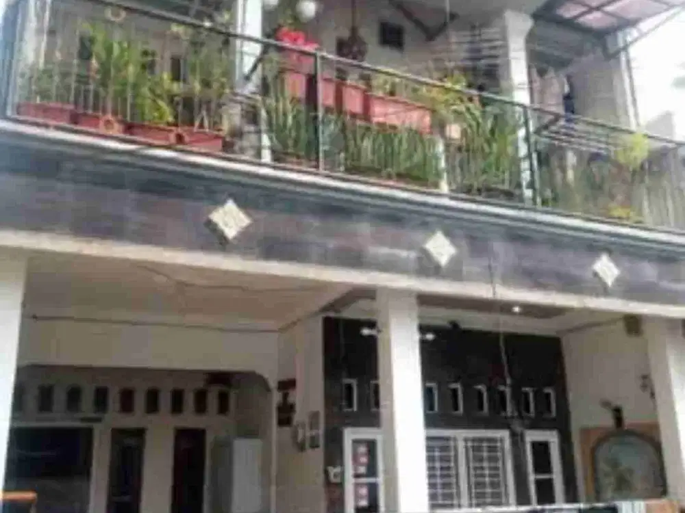 Dijual rumah 2 lantai harga murah di Perumnas Depok Timur