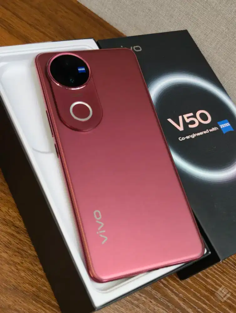 Vivo V50 5G 12/256 bekas resmi ( kamera Zeiss )