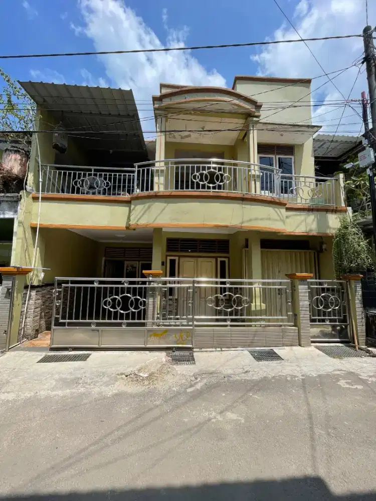 Jual rumah 2 lantai murah meriah