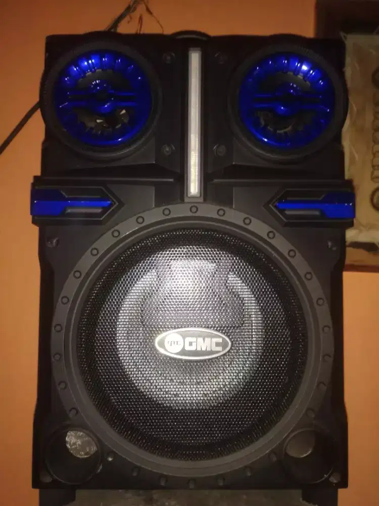speaker gmc like new