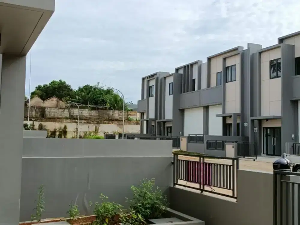 WTL / Disewakan Gudang Super Luas, Bagus, dan Strategis di Taman Tekno X, BSD City