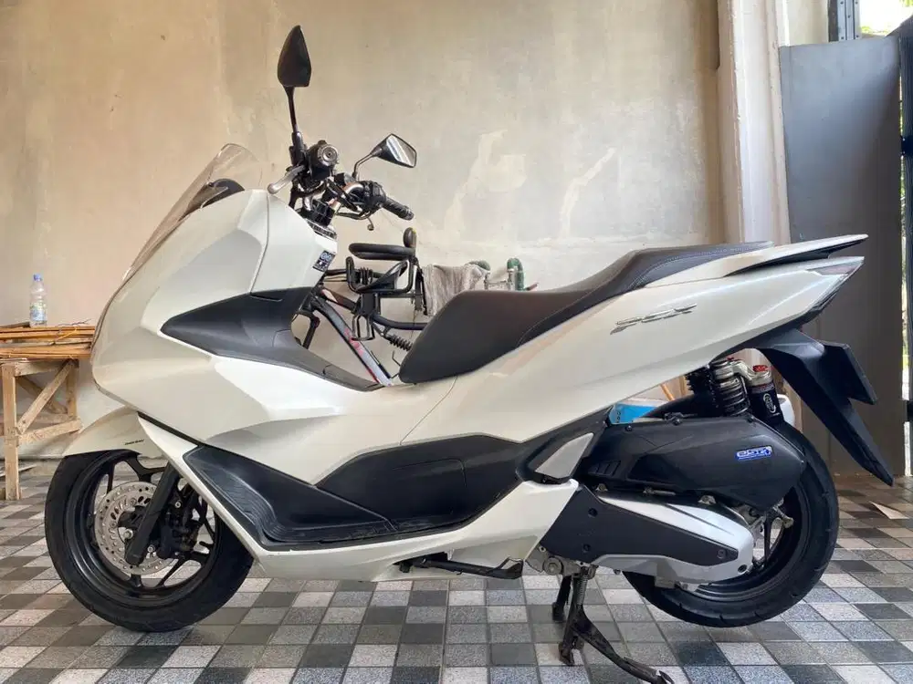 Honda PCX 160 CBS 2021 Putih – Mulus Terawat, Siap Pakai!