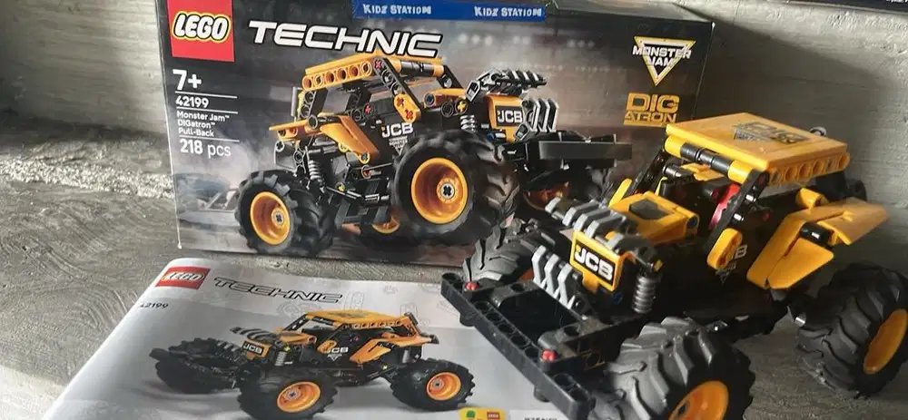 LEGO TECHNIC MONSTER JAM [pull back]
