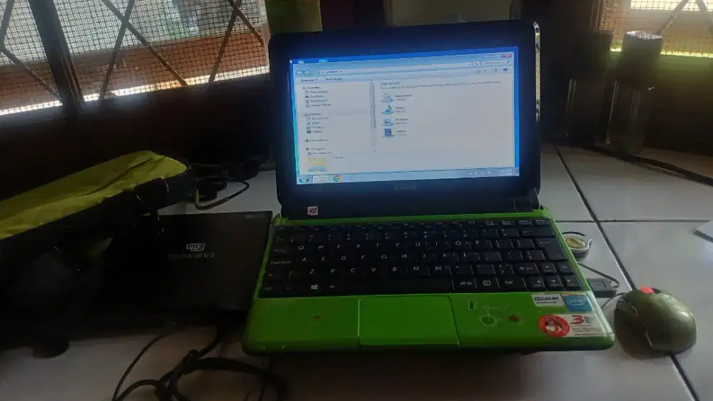Laptop Axioo Pico 10