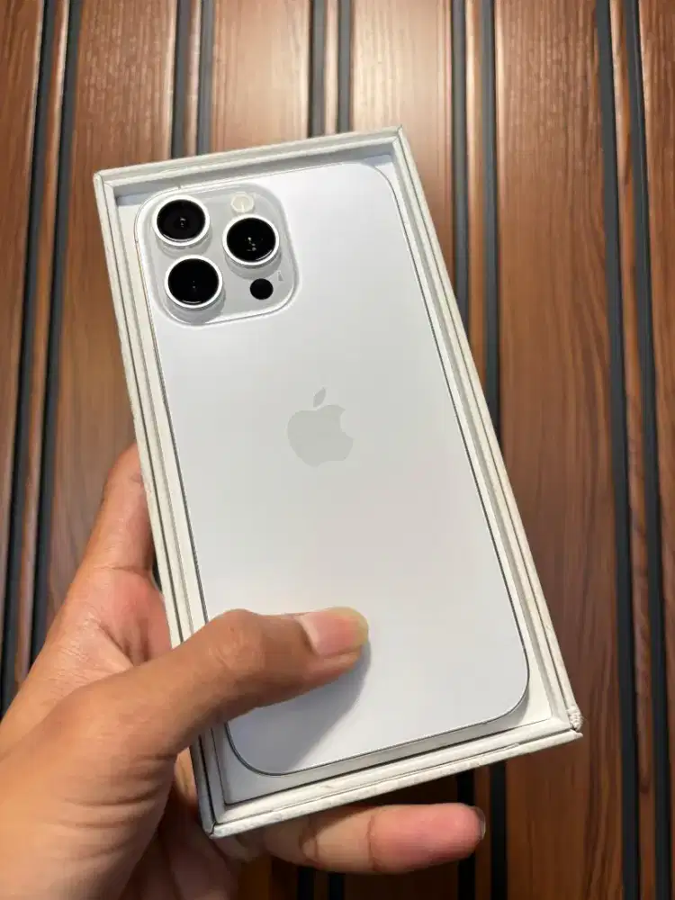 iPhone 16 pm white titanium 256gb iBox