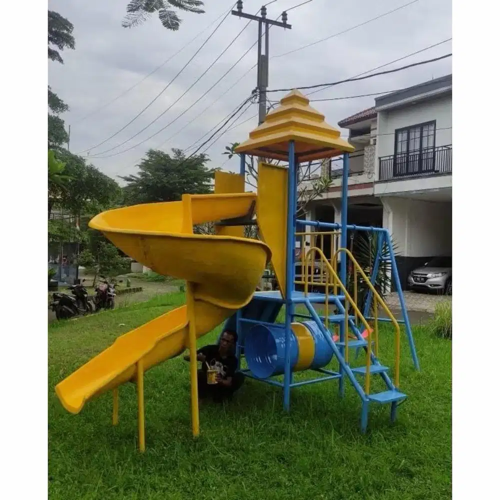 Mainan anak rumahan perosotan spiral besi galvanis