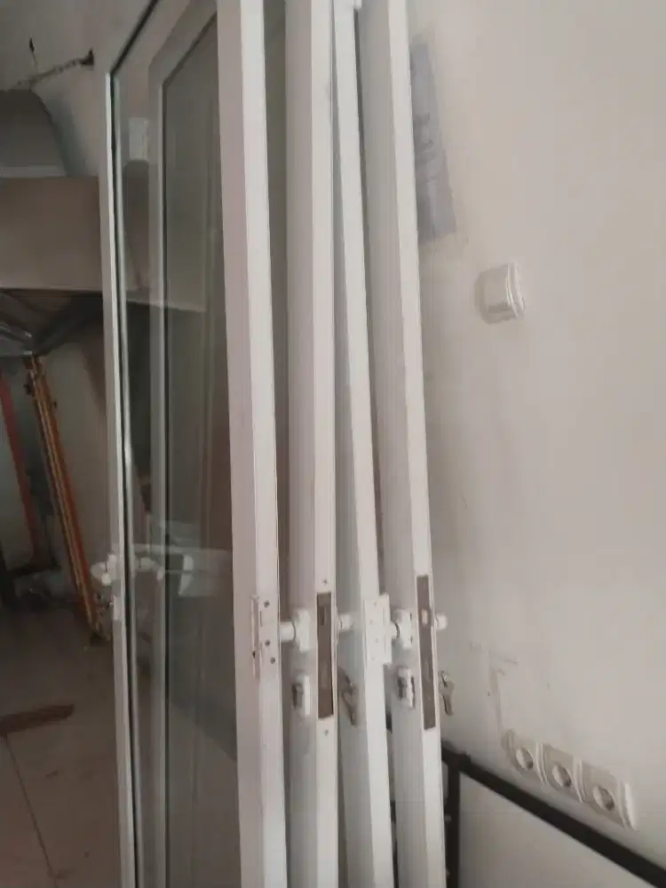 Pintu kaca aluminum dan lainnya